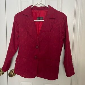 Blazer practically new
Show no obvious signs of being worn or washed